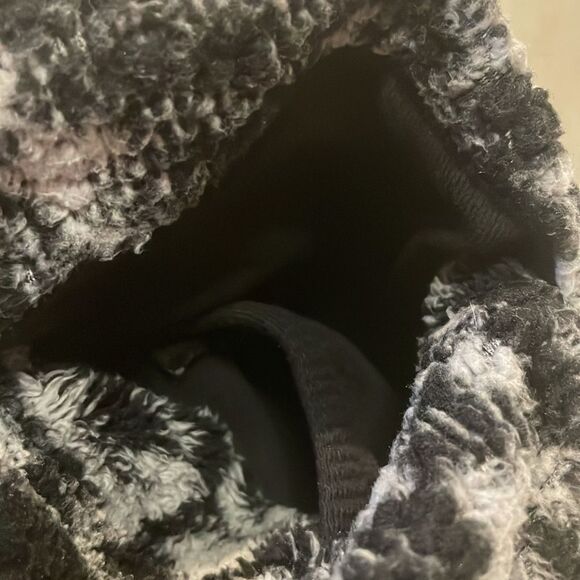 Athleta- “Tugga Sherpa Jacquard Hoodie” Black & White w/ Thumb Holes- Size Large - Picture 8 of 10